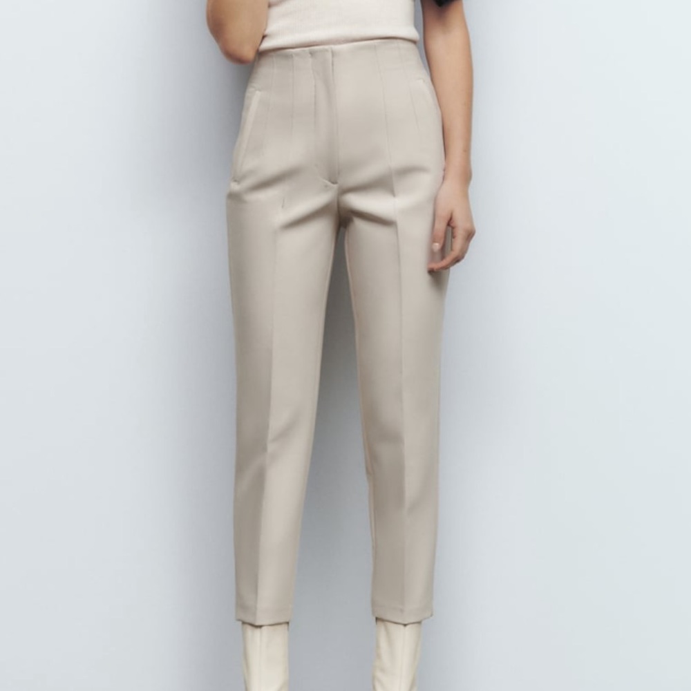 High Waisted Egg Shell Pants with Pockets